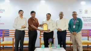 G. Srinivasan, Founder & CEO, Athulya Senior Care, felicitates Prof. Dr. Shankar Shanmugam, Principal, Madras Medical College (MMC) and Registrar, Tamil Nadu Nurses and Midwives Council (